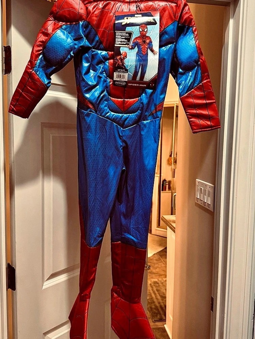 Jazwares Spider-Man costume Boys Small 6/7 NWT